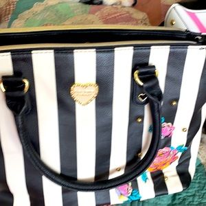 Reposhing this adorable Betsy Johnson.